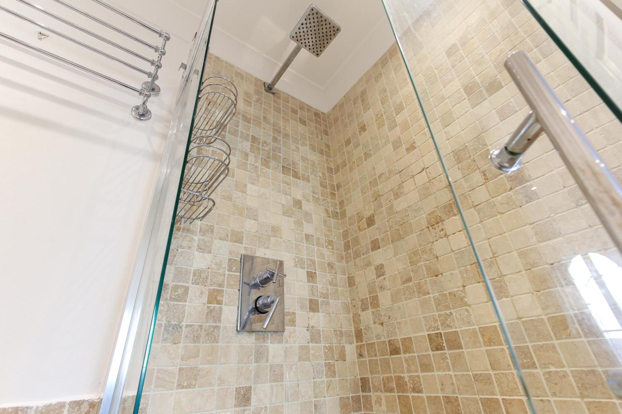 Elegant 2bd Flat In Marina - Free Parking Apartment