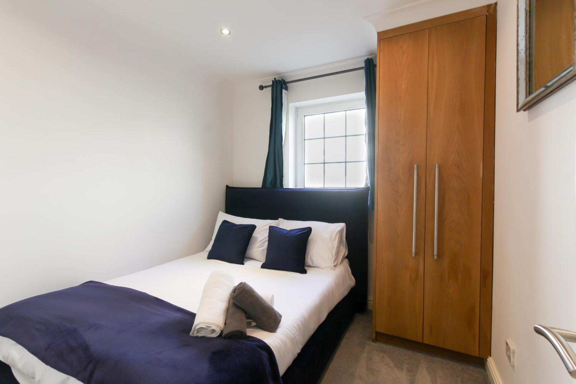 Elegant 2bd Flat In Marina - Free Parking Apartment Brighton