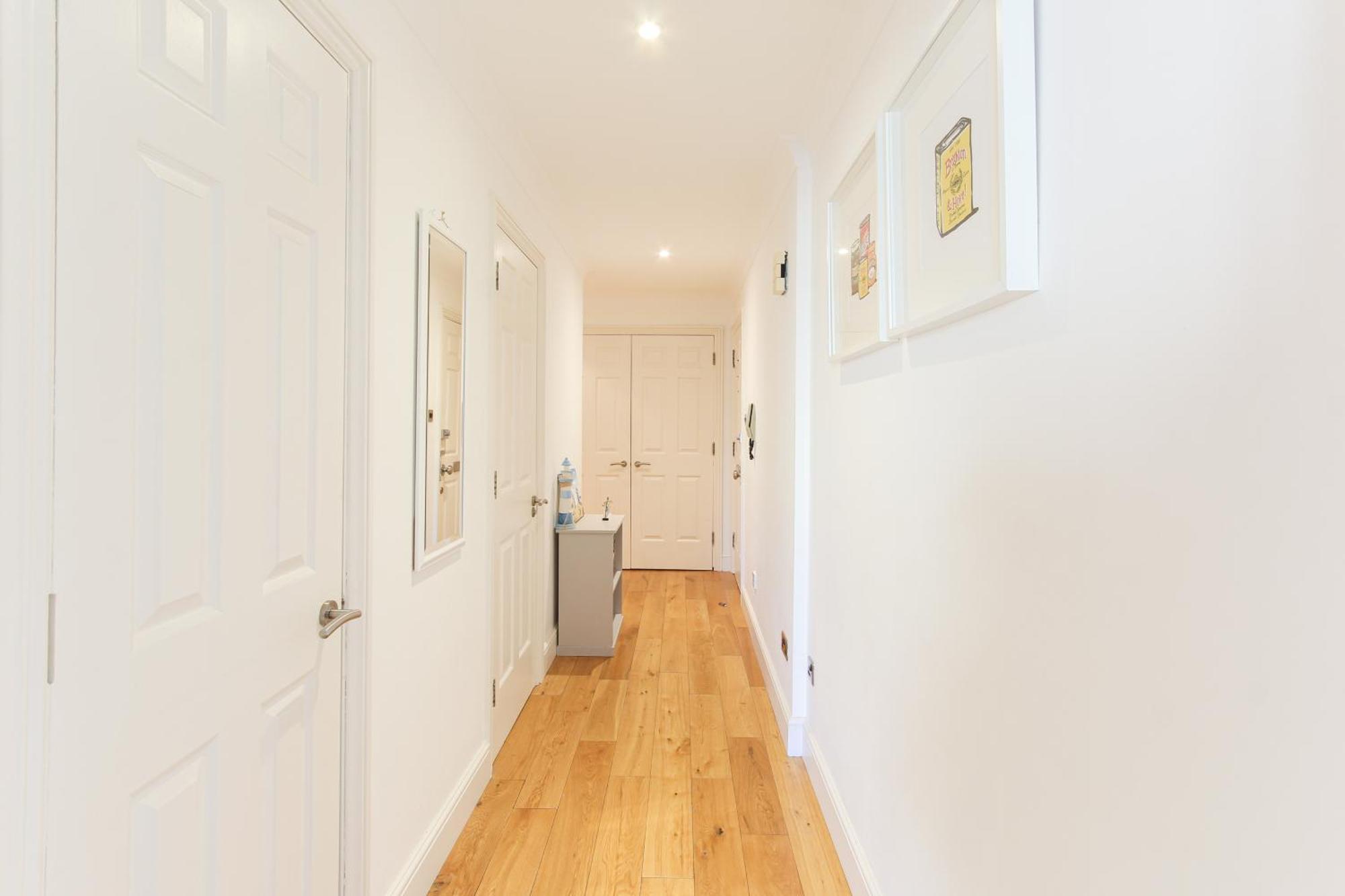 Elegant 2bd Flat In Marina - Free Parking